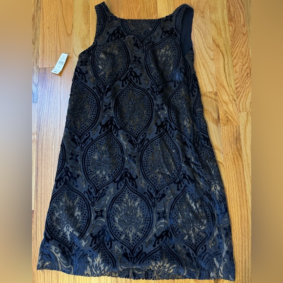 Ann Taylor Loft Black Print dress. new with tag. Scoop back. Soft, size x small - Picture 3 of 4